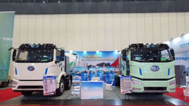 حضور کمپانی فاو در نمایشگاه بین‌المللی، کامیون J6P و میکسر J6L